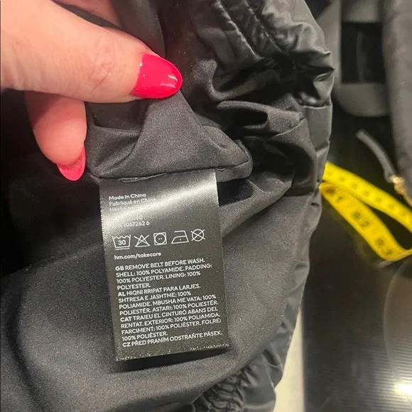 H&M Black Puffer Vest - Picture 7 of 9